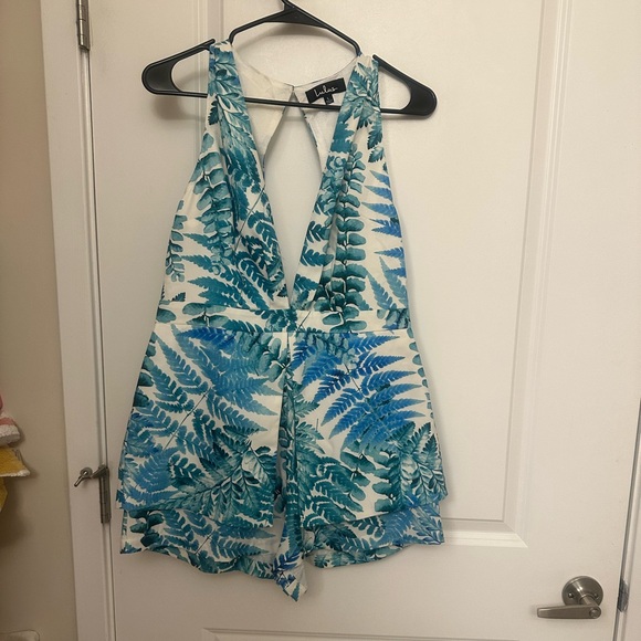 Lulu’s Tropical Romper - Picture 1 of 1
